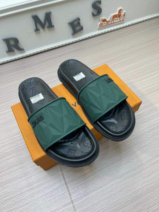 Picture of Louis Vuitton Slippers _SKULVsz38-44mnf05231304